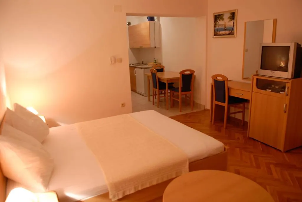 Apartments Petricevic Selce