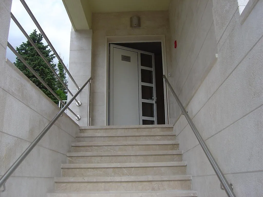 Apartments Petricevic セルツェ