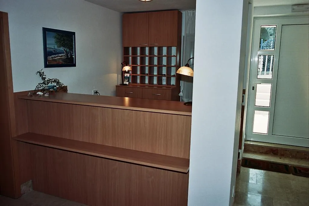 Apartments Petricevic セルツェ