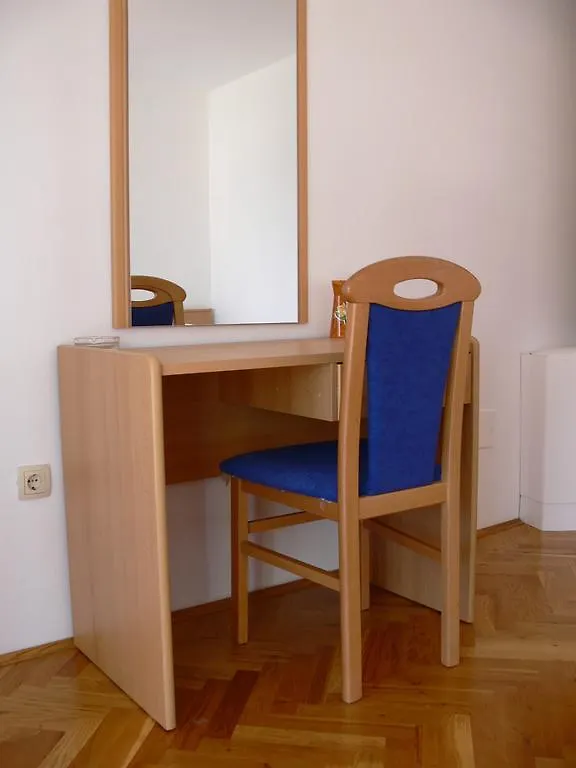 Apartments Petricevic Selce